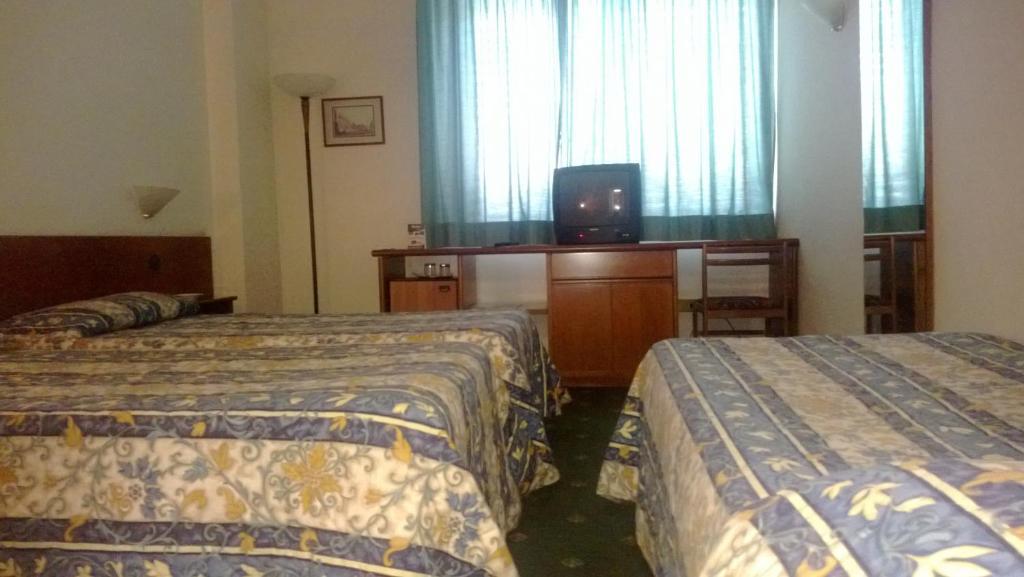Park Hotel Galileo Реджелло Екстер'єр фото